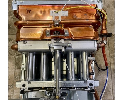 Газовая ﻿колонка дымоходная BOSCH Therm 4000 T4004 10 л (7736506610) модуляция